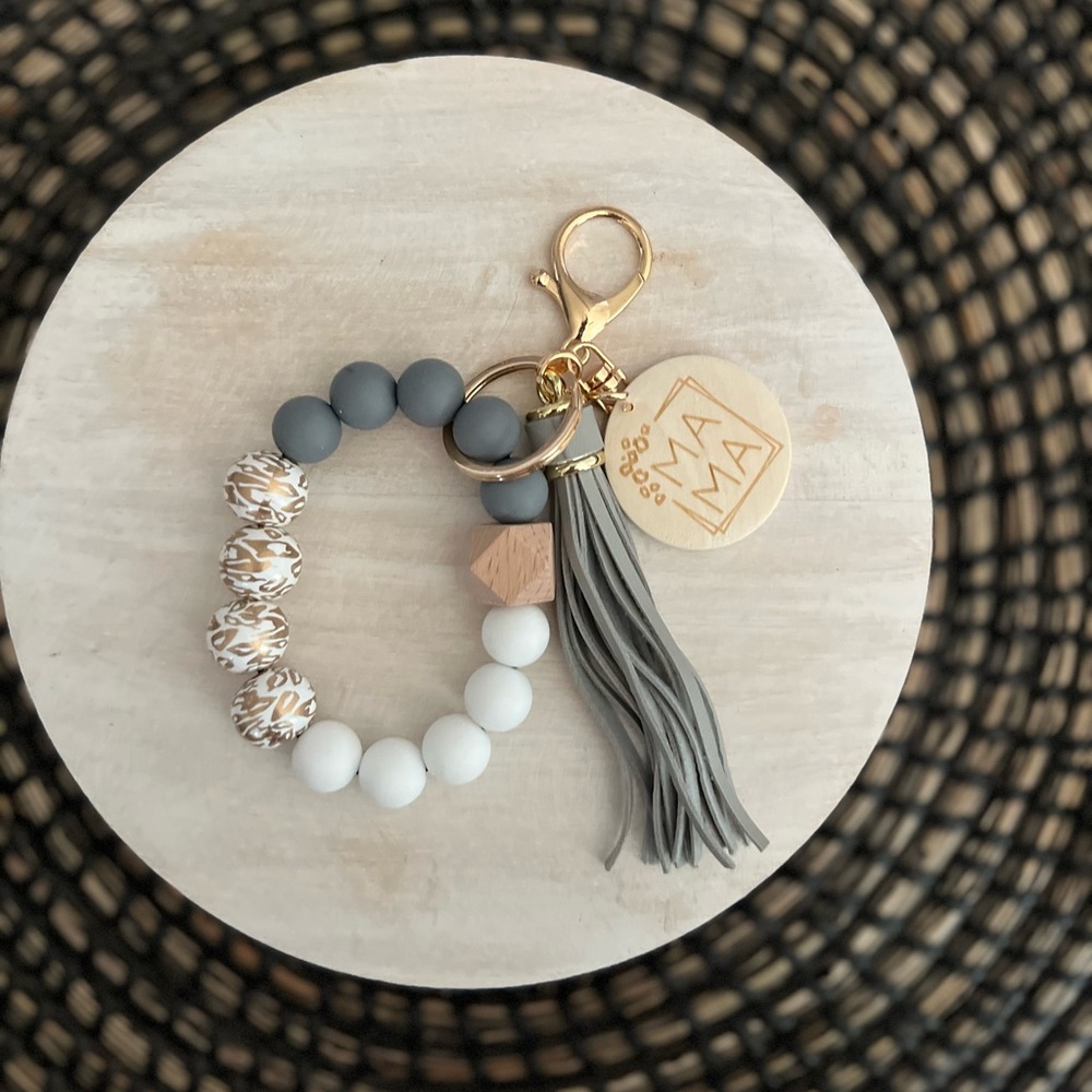 Mama beaded keychain